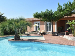 Lush Villa in Pierrerue with Private Pool Centre Nearby